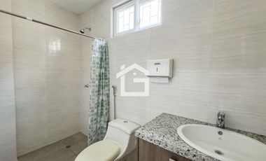 Departamento en Planta Baja en Venta en Portón de las Lomas, Guayaquil