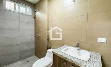 Departamento en Planta Baja en Venta en Portón de las Lomas, Guayaquil