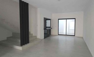 Casa en venta Frac Colinas Universitaria cerca de plaza cristal y libramiento sur
