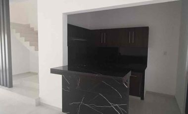 Casa en venta Frac Colinas Universitaria cerca de plaza cristal