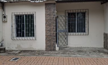 ¡Oportunidad en Sauces VI! Casa de 1 planta en peatonal cerrada