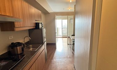 ✨ For Rent: 1-Bedroom Fully Furnished with Balcony – Cameron Residences ✨