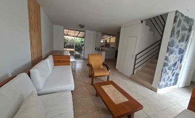 Venta casa amplia en Conocoto, Quito