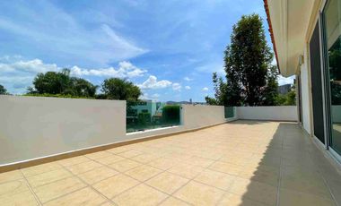 CASA EN RENTA, LOMAS DE ANGELÓPOLIS.