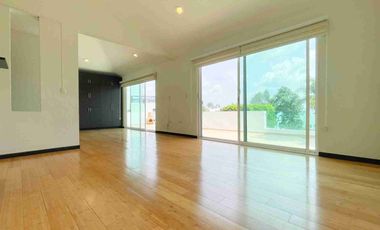 CASA EN RENTA, LOMAS DE ANGELÓPOLIS.