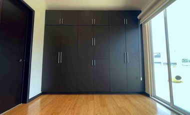 CASA EN RENTA, LOMAS DE ANGELÓPOLIS.