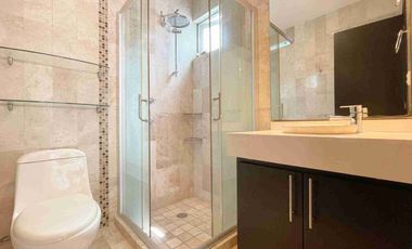 CASA EN RENTA, LOMAS DE ANGELÓPOLIS.