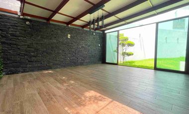 CASA EN RENTA, LOMAS DE ANGELÓPOLIS.