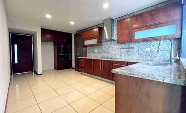 CASA EN RENTA, LOMAS DE ANGELÓPOLIS.