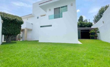 CASA EN RENTA, LOMAS DE ANGELÓPOLIS.