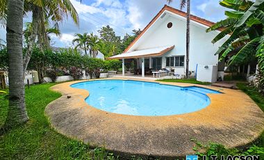 🏡 𝗦𝗽𝗮𝗰𝗶𝗼𝘂𝘀 𝗛𝗼𝘂𝘀𝗲 𝘄𝗶𝘁𝗵 𝗦𝘄𝗶𝗺𝗺𝗶𝗻𝗴 𝗣𝗼𝗼𝗹 𝗶𝗻 𝗮 𝗦𝗲𝗰𝘂𝗿𝗲𝗱 𝗦𝘂𝗯𝗱𝗶𝘃𝗶𝘀𝗶𝗼𝗻 – 𝗗𝘂𝗺𝗮𝗴𝘂𝗲𝘁𝗲 𝗖𝗶𝘁𝘆