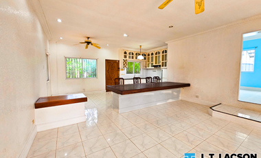 🏡 𝗦𝗽𝗮𝗰𝗶𝗼𝘂𝘀 𝗛𝗼𝘂𝘀𝗲 𝘄𝗶𝘁𝗵 𝗦𝘄𝗶𝗺𝗺𝗶𝗻𝗴 𝗣𝗼𝗼𝗹 𝗶𝗻 𝗮 𝗦𝗲𝗰𝘂𝗿𝗲𝗱 𝗦𝘂𝗯𝗱𝗶𝘃𝗶𝘀𝗶𝗼𝗻 – 𝗗𝘂𝗺𝗮𝗴𝘂𝗲𝘁𝗲 𝗖𝗶𝘁𝘆