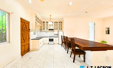 🏡 𝗦𝗽𝗮𝗰𝗶𝗼𝘂𝘀 𝗛𝗼𝘂𝘀𝗲 𝘄𝗶𝘁𝗵 𝗦𝘄𝗶𝗺𝗺𝗶𝗻𝗴 𝗣𝗼𝗼𝗹 𝗶𝗻 𝗮 𝗦𝗲𝗰𝘂𝗿𝗲𝗱 𝗦𝘂𝗯𝗱𝗶𝘃𝗶𝘀𝗶𝗼𝗻 – 𝗗𝘂𝗺𝗮𝗴𝘂𝗲𝘁𝗲 𝗖𝗶𝘁𝘆