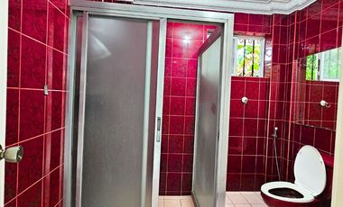 🏡 𝗦𝗽𝗮𝗰𝗶𝗼𝘂𝘀 𝗛𝗼𝘂𝘀𝗲 𝘄𝗶𝘁𝗵 𝗦𝘄𝗶𝗺𝗺𝗶𝗻𝗴 𝗣𝗼𝗼𝗹 𝗶𝗻 𝗮 𝗦𝗲𝗰𝘂𝗿𝗲𝗱 𝗦𝘂𝗯𝗱𝗶𝘃𝗶𝘀𝗶𝗼𝗻 – 𝗗𝘂𝗺𝗮𝗴𝘂𝗲𝘁𝗲 𝗖𝗶𝘁𝘆