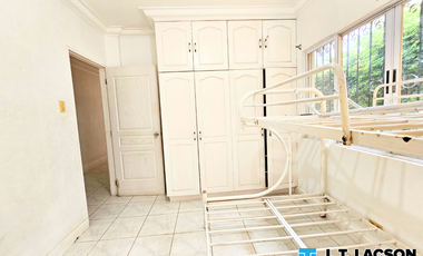 🏡 𝗦𝗽𝗮𝗰𝗶𝗼𝘂𝘀 𝗛𝗼𝘂𝘀𝗲 𝘄𝗶𝘁𝗵 𝗦𝘄𝗶𝗺𝗺𝗶𝗻𝗴 𝗣𝗼𝗼𝗹 𝗶𝗻 𝗮 𝗦𝗲𝗰𝘂𝗿𝗲𝗱 𝗦𝘂𝗯𝗱𝗶𝘃𝗶𝘀𝗶𝗼𝗻 – 𝗗𝘂𝗺𝗮𝗴𝘂𝗲𝘁𝗲 𝗖𝗶𝘁𝘆