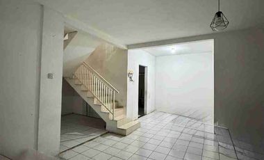 Disewakan Rumah Cocok untuk kantor / onlineshop Di Komplek Suryalaya Buahbatu