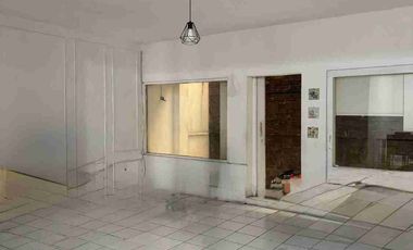 Disewakan Rumah Cocok untuk kantor / onlineshop Di Komplek Suryalaya Buahbatu