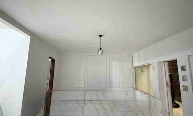 Disewakan Rumah Cocok untuk kantor / onlineshop Di Komplek Suryalaya Buahbatu