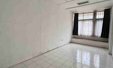 Disewakan Rumah Cocok untuk kantor / onlineshop Di Komplek Suryalaya Buahbatu