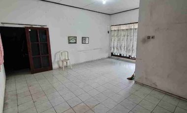 DIJUAL RUMAH DEKAT AKMIL