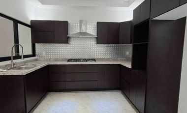 CASA EN VENTA EN FRACCIONAMIENTO PRIVADO TERRANOVA