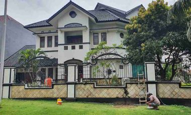 Sewa Rumah Mewah Raya Pakuwon Indah depan PTC