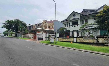 Sewa Rumah Mewah Raya Pakuwon Indah depan PTC