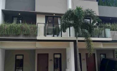 Rumah 3 Lantai Siap Huni di Bintaro , bisa KPR