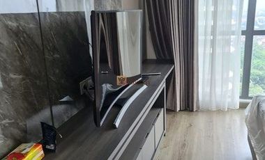 Dekat Dari Lippo Mall Puri Indah, Dijual Apartemen ST Moritz The New Ambassador 4 Bedroom Furnished Modern Lengkap Siap Huni, Lokasi Di Kembangan