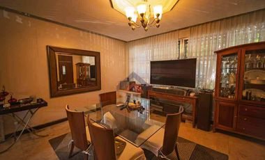 673 sqm Corner House & Lot for Sale in Dasmariñas Village