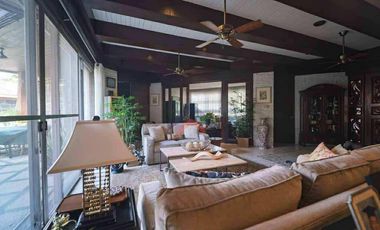 673 sqm Corner House & Lot for Sale in Dasmariñas Village