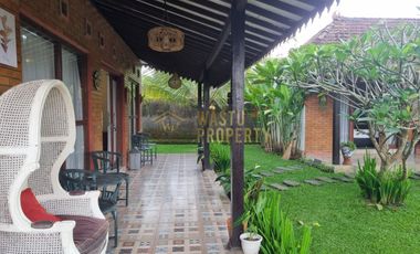 Villa Cantik Tanah Luas Dijual Murah di Pakem