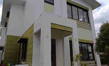 Corner Unit Single Detached House and Lot