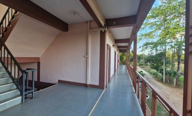 95439 - ขายด่วน โรงแรม 3 ชั้น 1 อาคาร รวม บ้าน 2 ชั้น 1 หลัง + บ้าน 1 ชั้น 1 หลัง พร้อมที่ดิน ( ขายยกแปลง)