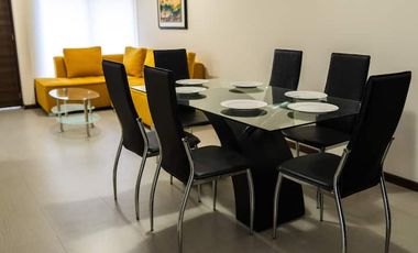 Casa de 3 dormitorios mas suite en el tercer piso con acceso independiente en el centro de Baños 2 parqueaderos