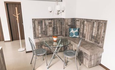 Casa de 3 dormitorios mas suite en el tercer piso con acceso independiente en el centro de Baños 2 parqueaderos