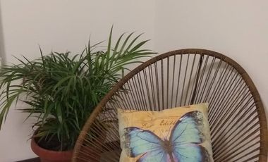 Casa de 3 dormitorios mas suite en el tercer piso con acceso independiente en el centro de Baños 2 parqueaderos