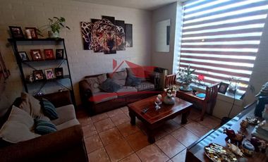 Hermosa Casa de Dos Pisos completamente solida, 3 Dormitorios, 2 Baños, Villa Los Altos de Quilicura, Comuna de Quilicura.