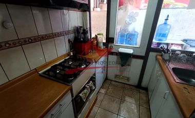 Hermosa Casa de Dos Pisos completamente solida, 3 Dormitorios, 2 Baños, Villa Los Altos de Quilicura, Comuna de Quilicura.