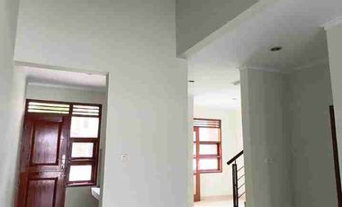 Rumah Dijual 2 lt One Gate di Cijambe dekat A H Nasution Cisaranten Arcamanik UBERTOS