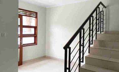 Rumah Dijual 2 lt One Gate di Cijambe dekat A H Nasution Cisaranten Arcamanik UBERTOS