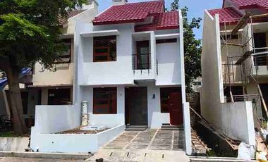 Rumah Dijual 2 lt One Gate di Cijambe dekat A H Nasution Cisaranten Arcamanik UBERTOS