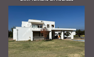 Exclusiva casa patronal con gran terreno en Nogales