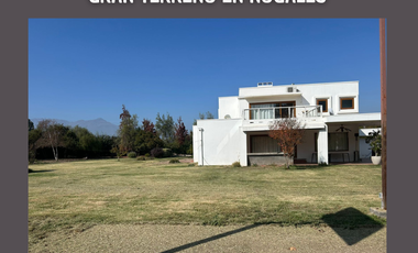 Exclusiva casa patronal con gran terreno en Nogales