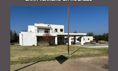 Exclusiva casa patronal con gran terreno en Nogales
