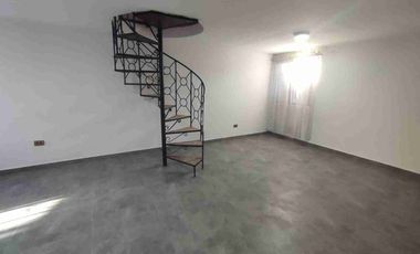 Casa de dos pisos La Florida