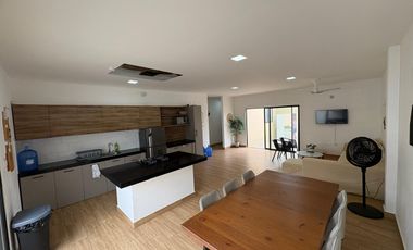 VILLAMIL PLAYAS VENDO CASA DE UN PISO CERCA DEL MAR