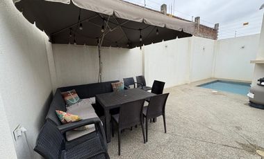 VILLAMIL PLAYAS VENDO CASA DE UN PISO CERCA DEL MAR