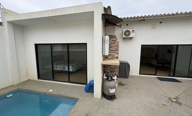 VILLAMIL PLAYAS VENDO CASA DE UN PISO CERCA DEL MAR