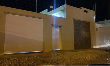 VILLAMIL PLAYAS VENDO CASA DE UN PISO CERCA DEL MAR